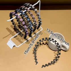 Čelenka s černými kytičkami